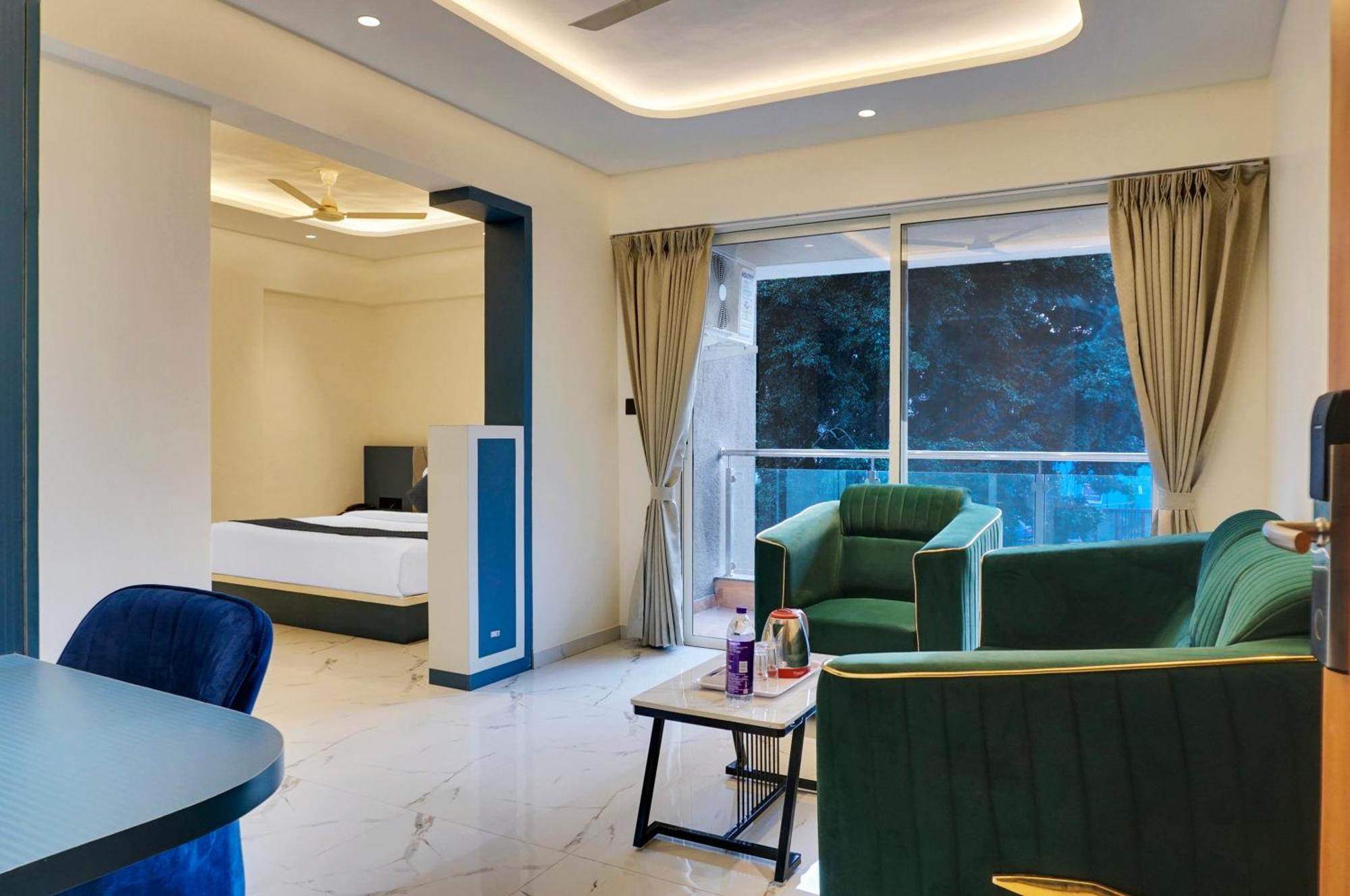 Palm Suites Baner- Indian Nationals Only Pune Esterno foto