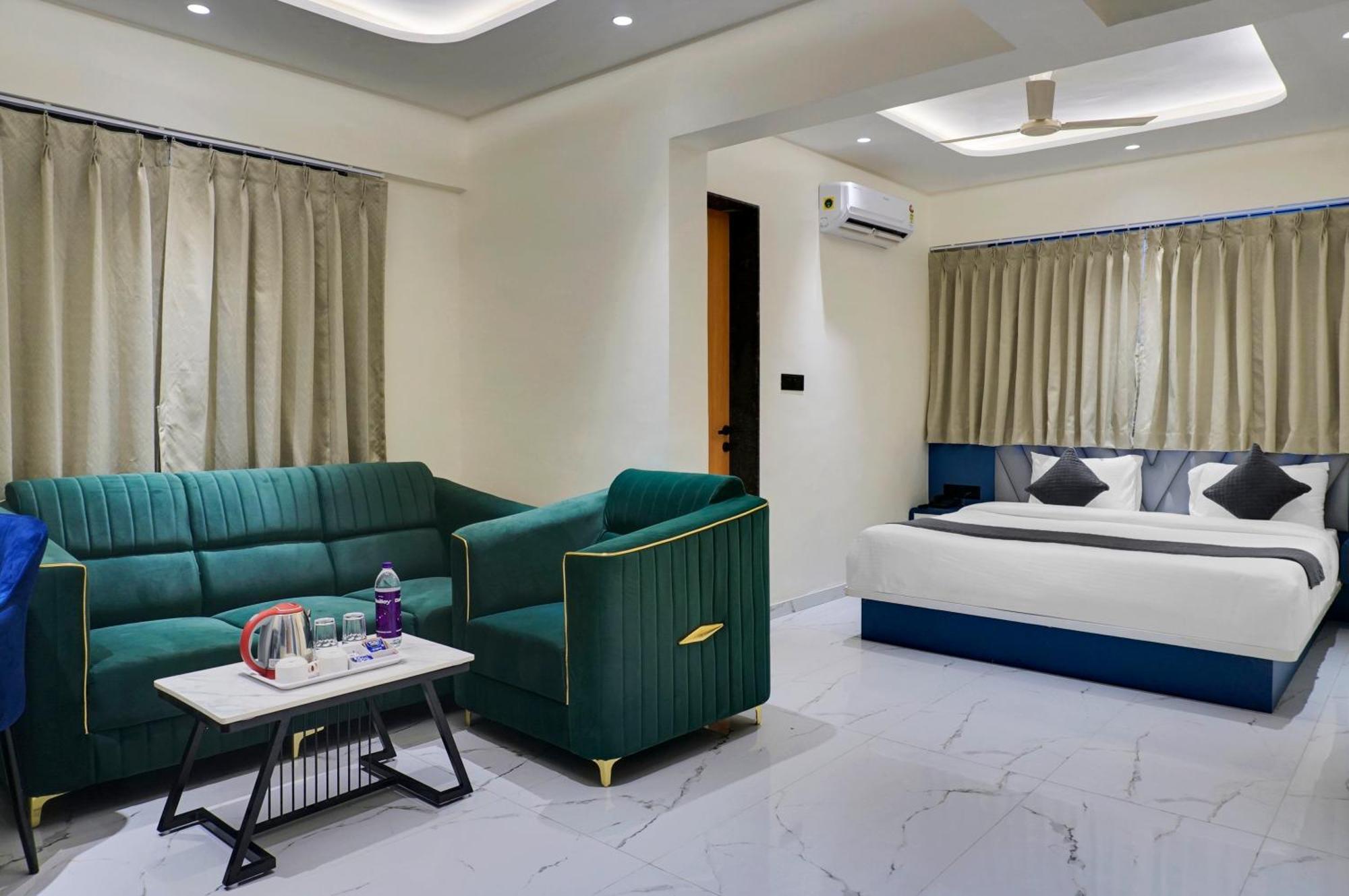Palm Suites Baner- Indian Nationals Only Pune Esterno foto