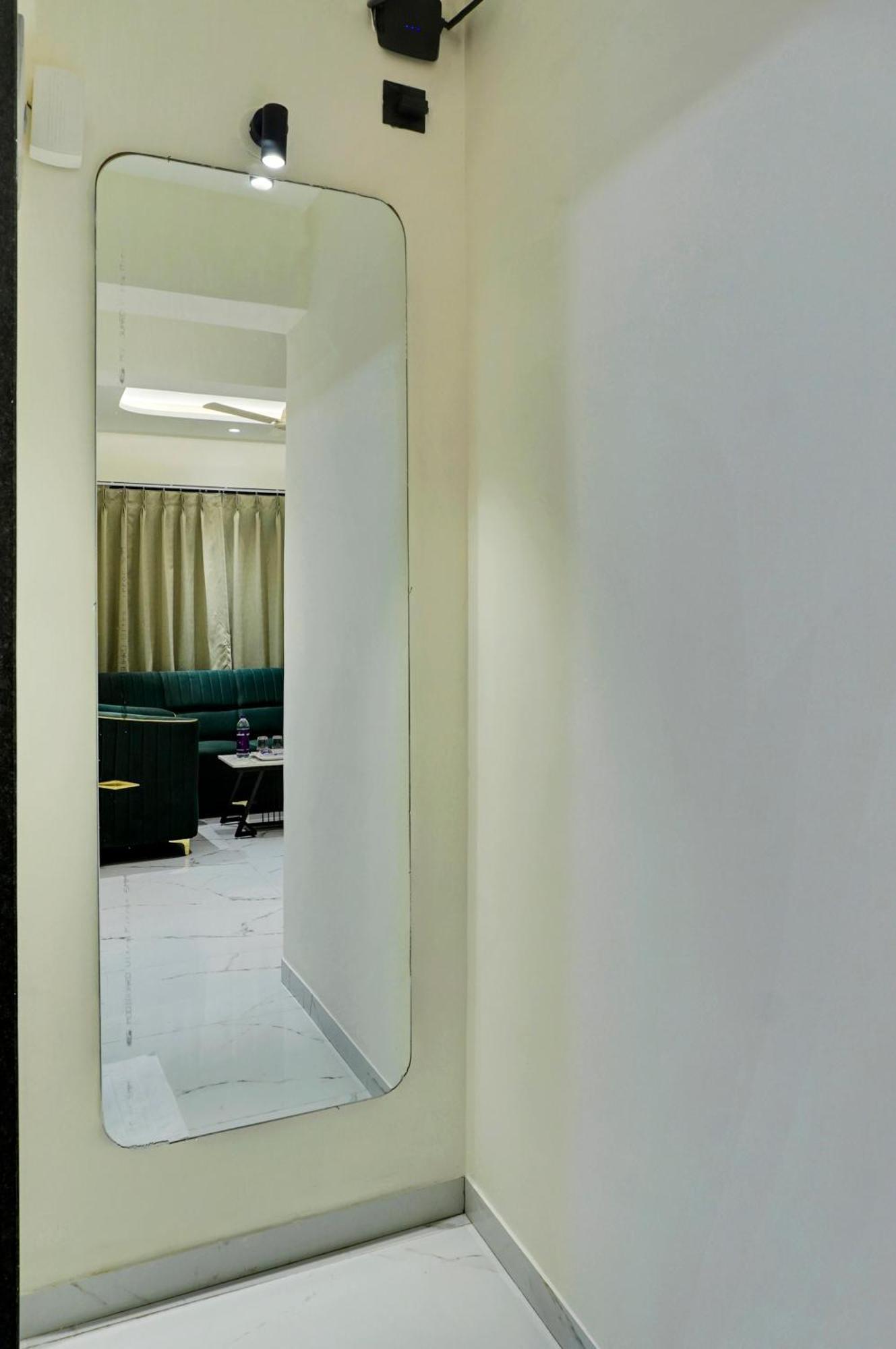 Palm Suites Baner- Indian Nationals Only Pune Esterno foto